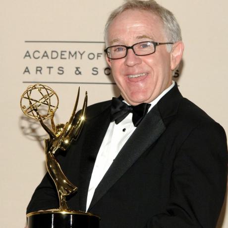 Leslie Jordan 2006-ban, miután Emmy-díjat nyert a kiváló vendégszínésznek járó vígjátéksorozatban