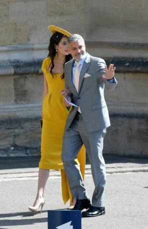 Amal Clooney a Prada-t viseli a királyi esküvőre