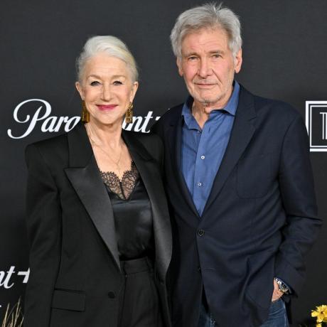 los angeles, kalifornia december 02. Helen Mirren és Harrison ford részt vesz a Paramounts los angeles-i premierjén 1923-ban a hollywoodi amerikai légiónál 2022. december 2-án Los Angelesben, Kaliforniában, fotó: axellebauer grifffilm varázslat