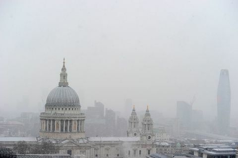 uk időjárás hó Londonban