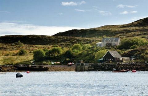 Van egy teljes sziget eladó a Skót Felföldön, és ez bájos