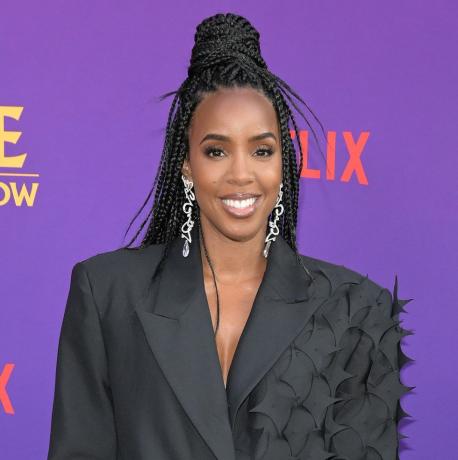 színésznő és énekesnő, kelly rowland részt vesz a netflixs, the curse of bridge hollow los angeles-i különleges vetítésén a netflix tudum színházban