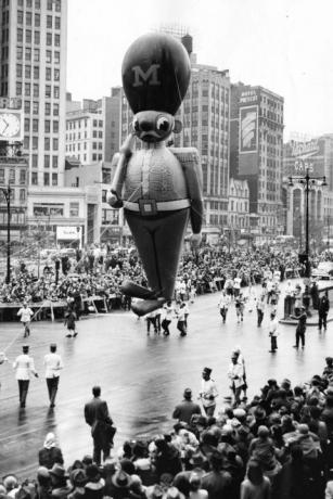 játék katona léggömb az 1950-es macy hálaadó felvonuláson