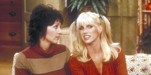 Joyce dewitt janet woodként és Suzanne Somers chrissy hóként a hármasok társasága 1979-es jelenetében