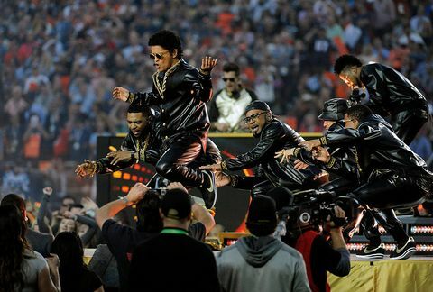 Santa Clara, február 7. Bruno mars fellép a pepsi super bowl 50 félidőben a Levis Stadionban, 2016. február 7-én Santa Clarában, Kaliforniában photo by focus on sportgetty images