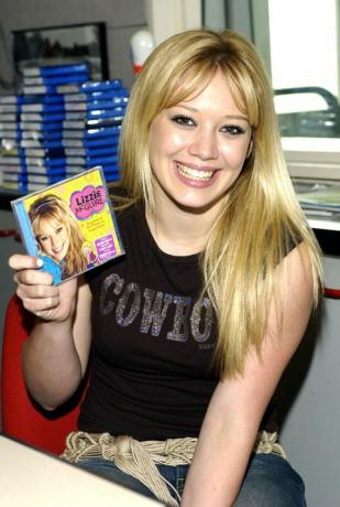 Hilary Duff ellátogat Rick Deesbe a Disney Channel "Lizzie McGuire" filmzenájának népszerűsítésére