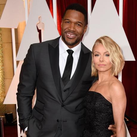  michael-strahan-megszólítja-kelly-ripa-feszültségeket 