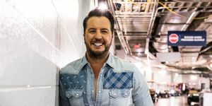 nashville, Tennessee, június 11. Luke bryan a kulisszák mögött látható éjszaka az 50. cma fesztivál 4-én a Nissan Stadionban 2023. június 11-én Nashville-ben, Tennessee-ben fotó: john shearergetty images for cma