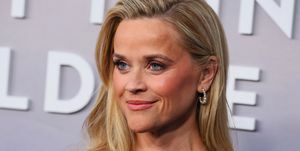 los angeles, kalifornia április 13. reese witherspoon részt vesz az Apple TV-ben az utolsó dolog, amit mondott nekem premier a regency bruin színházban 2023. április 13-án Los Angelesben, Kaliforniában fotó: Leon bennettgetty képeket