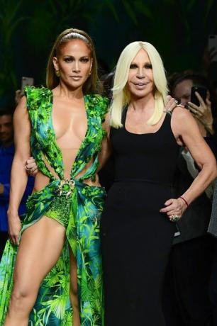 FASHION-ITALY-NŐK-Versace